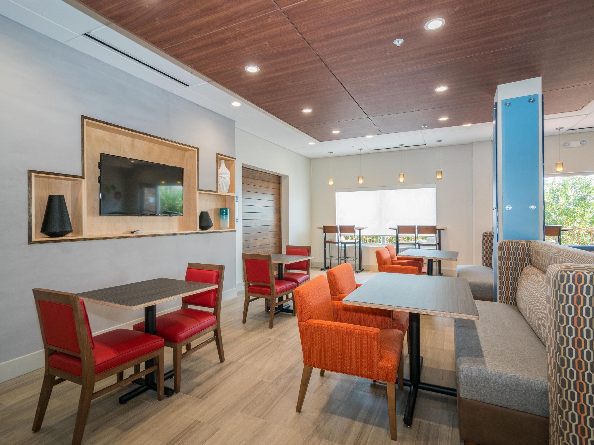 Holiday Inn Express & Suites - Southaven Central - Memphis By Ihg Ngoại thất bức ảnh